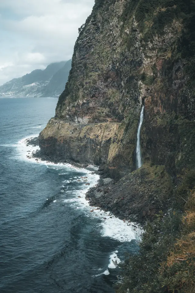Zwischen Fels und Meer